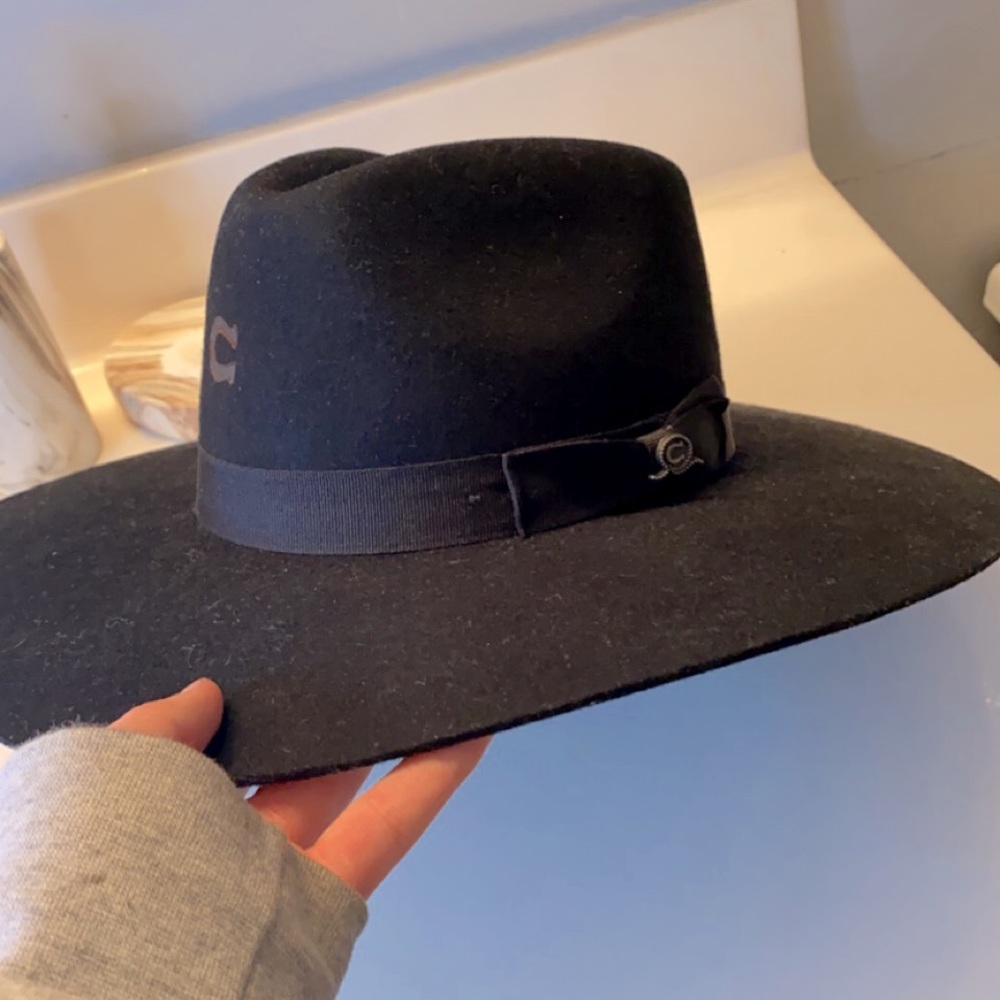 Charlie 1 horse fashion hat